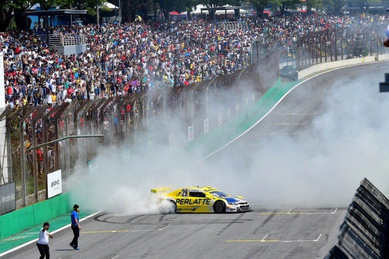 visão-esportiva-stockcar-daniel-serra-campeão-fernanda-freixosa-vicar